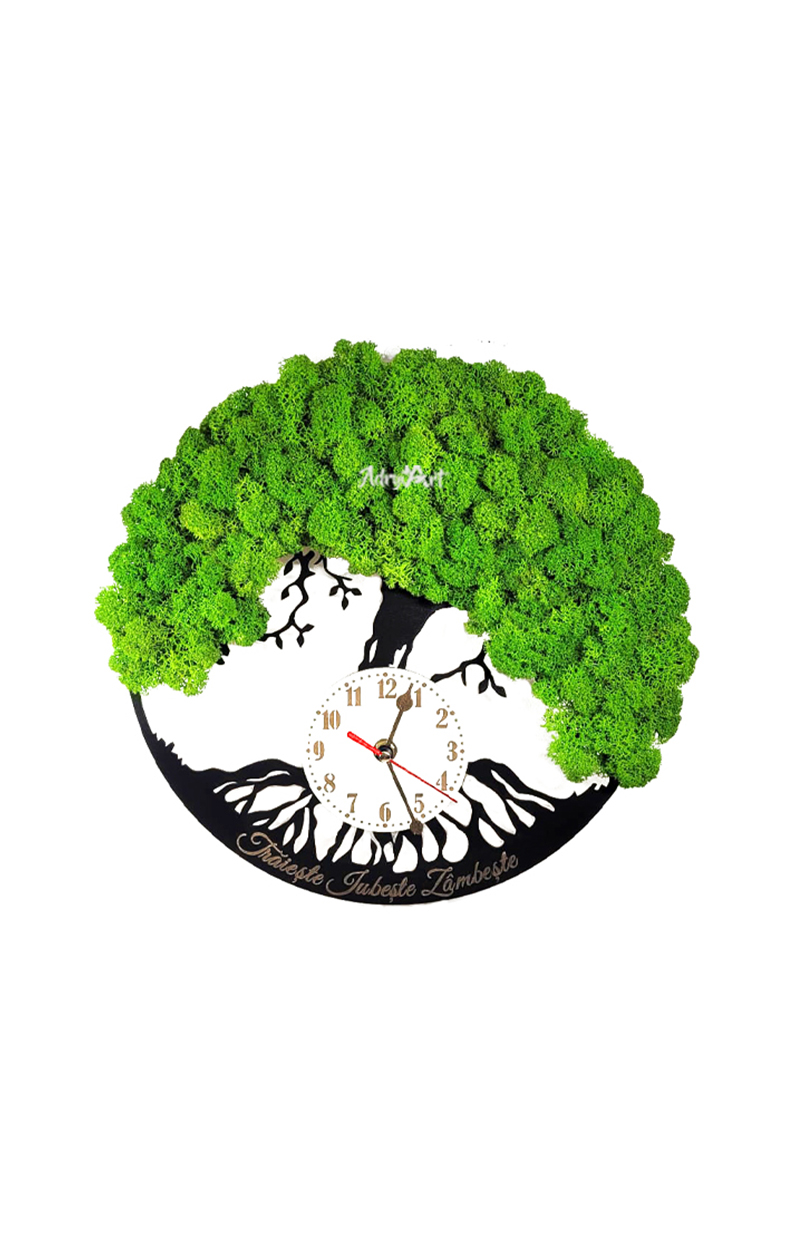 Copacul vietii decorat cu licheni stabilizati cu ceas functional
